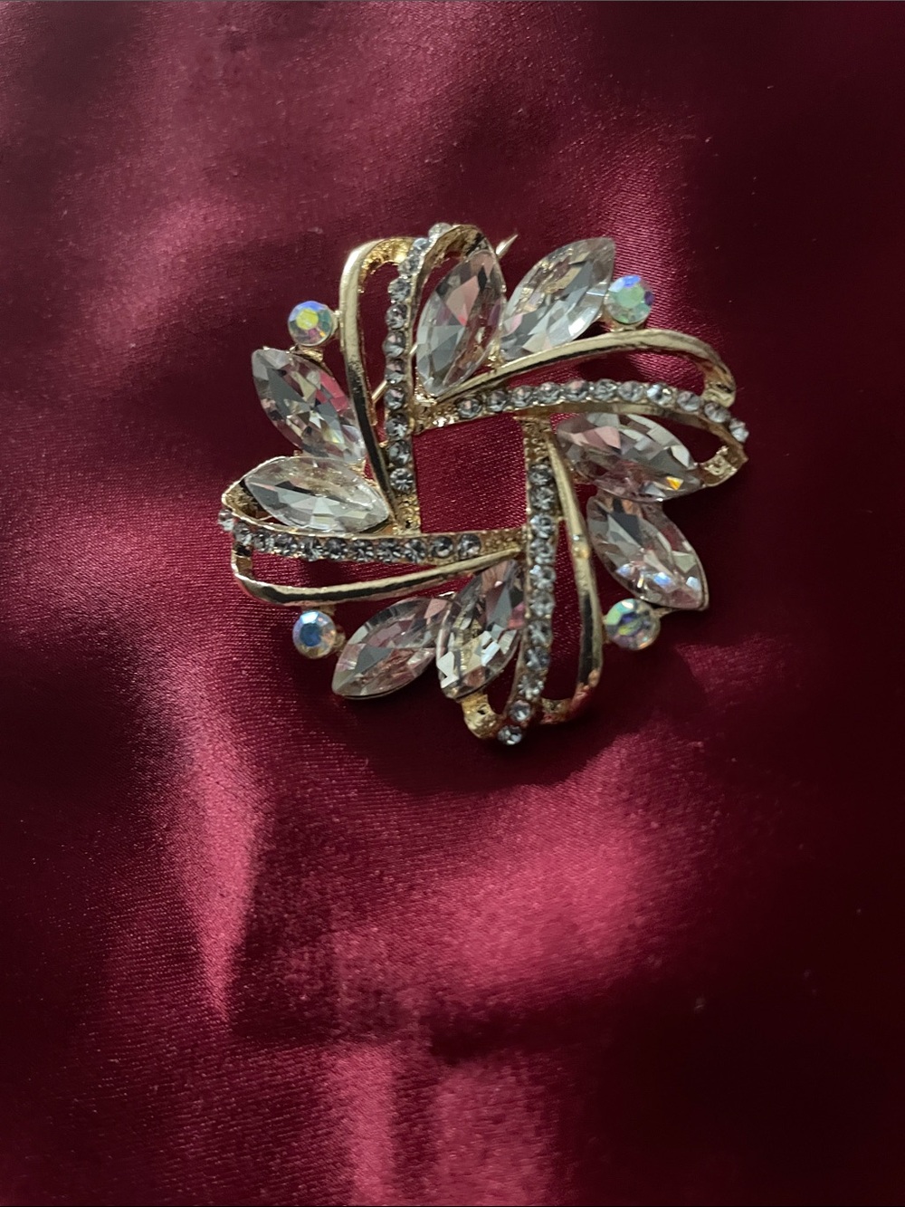 Source Unknown Gold-Tone Clear Crystal Floral Swirl Brooch - Picture 5 of 13